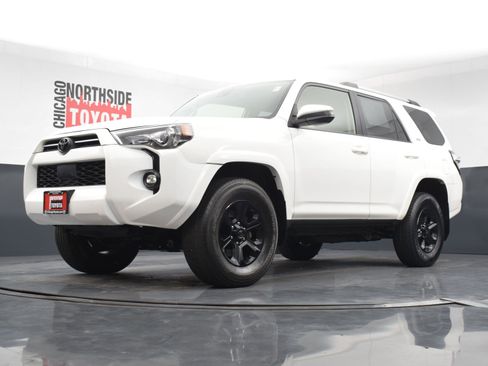 Used 2021 Toyota 4Runner SR5 AWD/4WD image 35