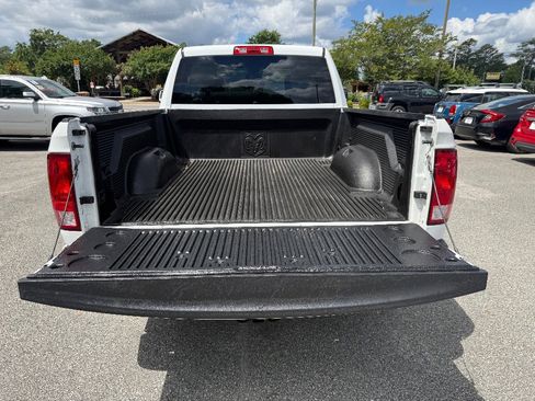 Used 2017 RAM 1500 Express AWD/4WD image 4