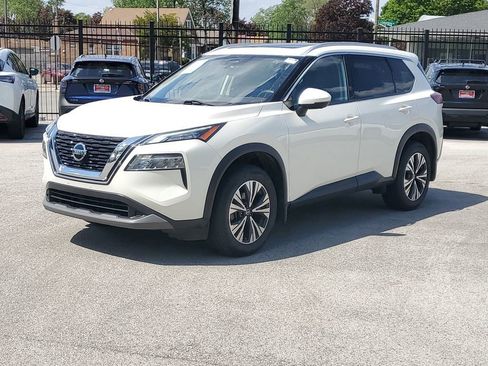 Used 2021 Nissan Rogue SV w/ Premium Package AWD/4WD image 2