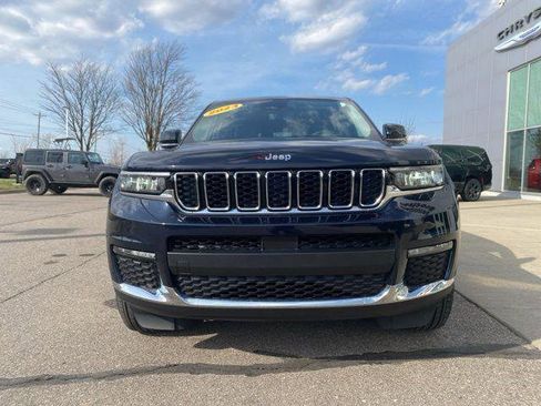 Certified 2023 Jeep Grand Cherokee L Limited AWD/4WD image 2