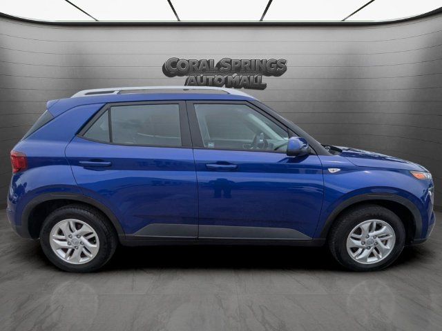 Used 2020 Hyundai Venue SEL FWD image 8