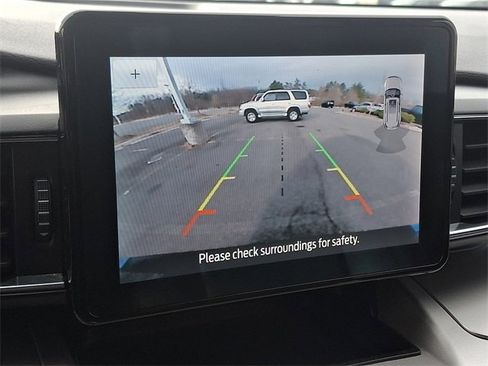 Used 2021 Ford Explorer XLT w/ Equipment Group 202A image 14