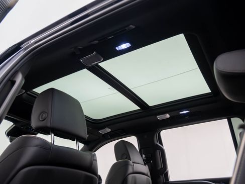 Used 2021 Cadillac Escalade Sport w/ Driver Assist Tech Package image 12