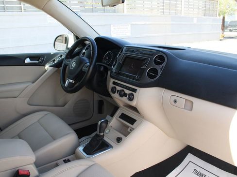 Used 2017 Volkswagen Tiguan S AWD/4WD image 4