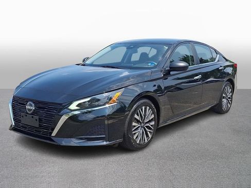 Used 2024 Nissan Altima 2.5 SV FWD image 1