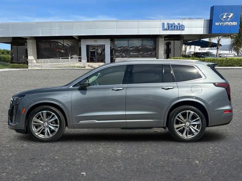 Used 2022 Cadillac XT6 Premium Luxury w/ Technology Package image 5