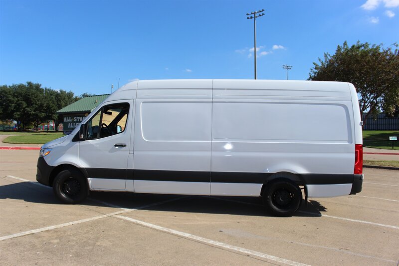 Used 2025 Mercedes-Benz Sprinter 2500 image 1