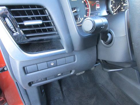 Used 2023 Nissan Rogue SL w/ SL Premium Package image 23