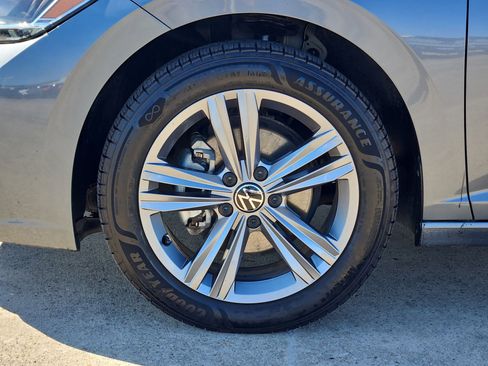 Used 2024 Volkswagen Jetta SE image 12