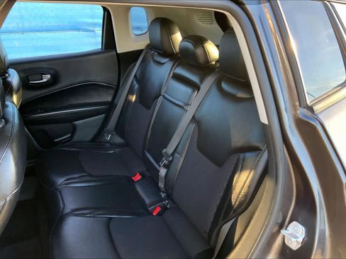 Used 2018 Jeep Compass Altitude image 17