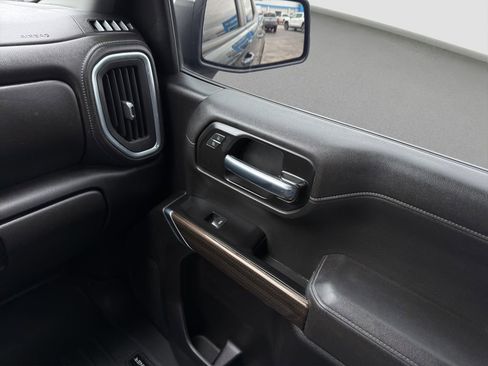 Used 2022 Chevrolet Silverado 1500 LT AWD/4WD image 17