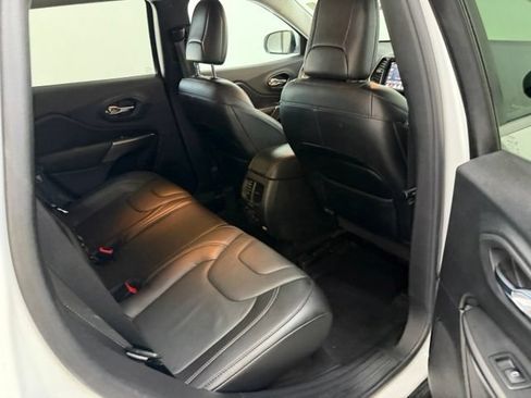 Used 2019 Jeep Cherokee Limited AWD/4WD image 36
