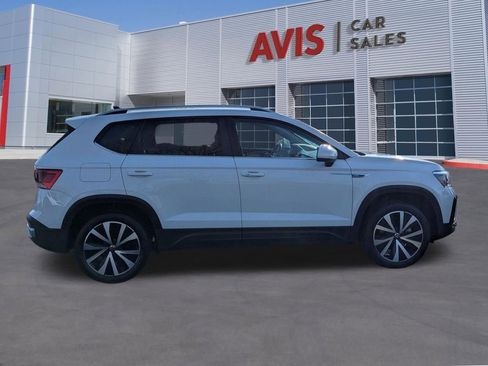 Used 2024 Volkswagen Taos SE image 39