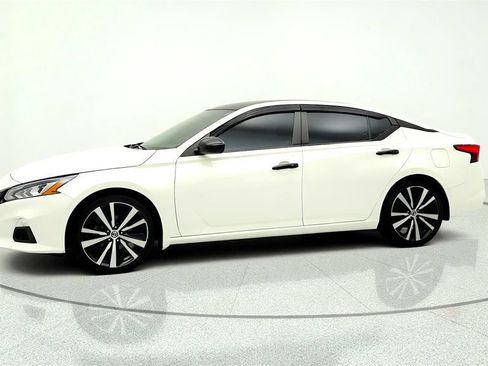 Used 2022 Nissan Altima 2.5 SR FWD image 8