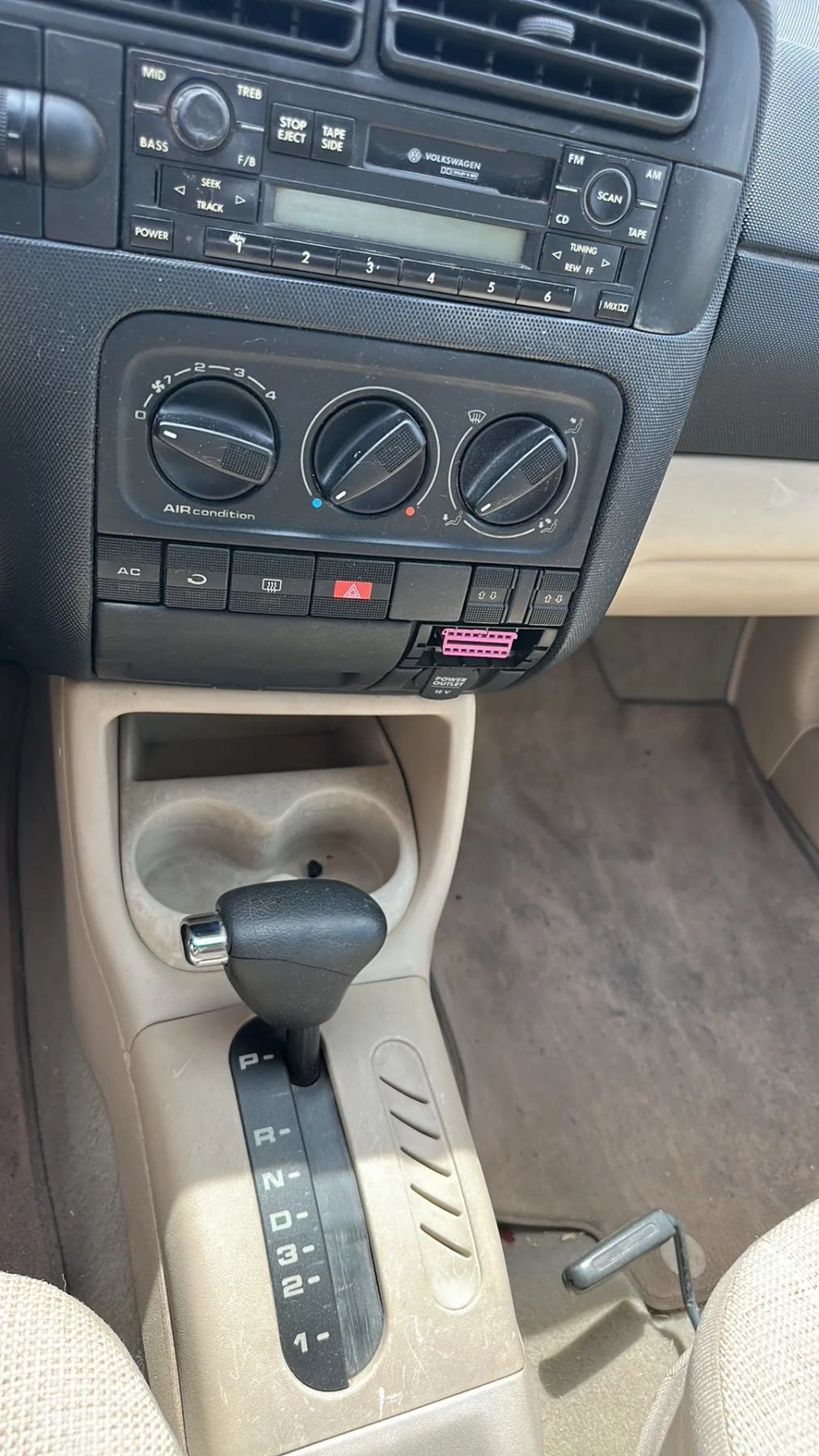 Used 2002 Volkswagen Cabrio GLS FWD image 37
