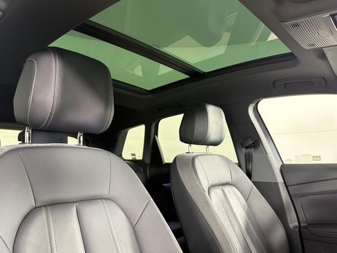 Used 2023 Audi Q4 e-tron Premium Plus RWD image 16