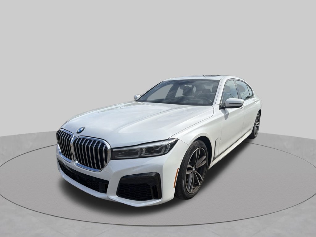 Used 2022 BMW 740i xDrive w/ M Sport Package AWD/4WD image 10