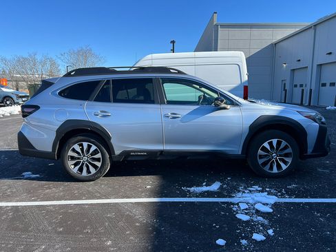 Used 2024 Subaru Outback Limited image 6