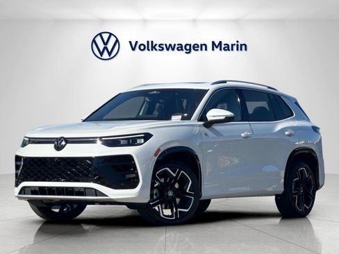 New 2026 Volkswagen Tiguan SEL R-Line image 1