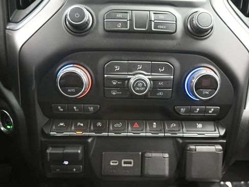 Used 2019 Chevrolet Silverado 1500 LTZ w/ LTZ Premium Package AWD/4WD image 12