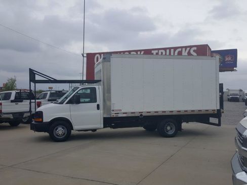 Used 2016 Chevrolet Express 3500 G3500 159 image 2