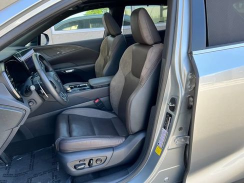 Used 2025 Lexus RX 350 w/ Convenience Package AWD/4WD image 40