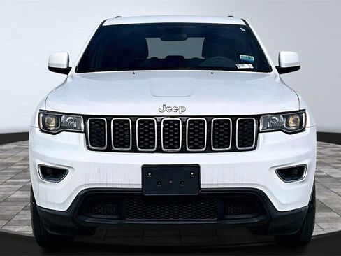 Certified 2018 Jeep Grand Cherokee Laredo image 27