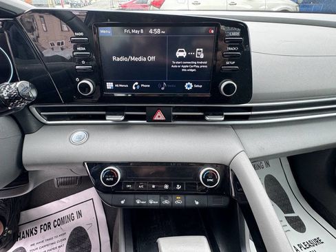 Used 2021 Hyundai Elantra SEL w/ Convenience Package FWD image 12