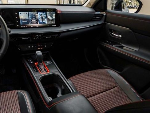 Used 2026 Nissan Kicks SR image 25