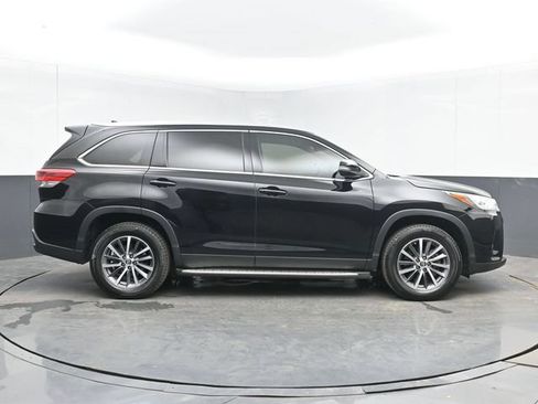 Used 2019 Toyota Highlander XLE FWD image 15
