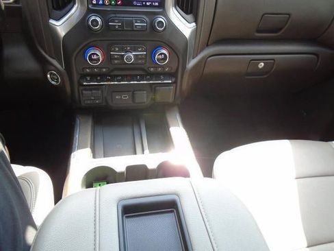 Certified 2022 Chevrolet Silverado 2500 LTZ w/ LTZ Plus Package AWD/4WD image 19