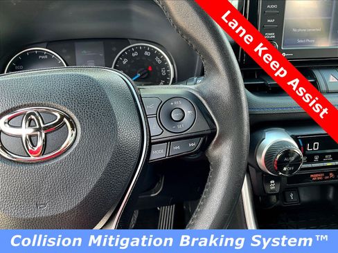 Used 2022 Toyota RAV4 SE AWD/4WD image 12