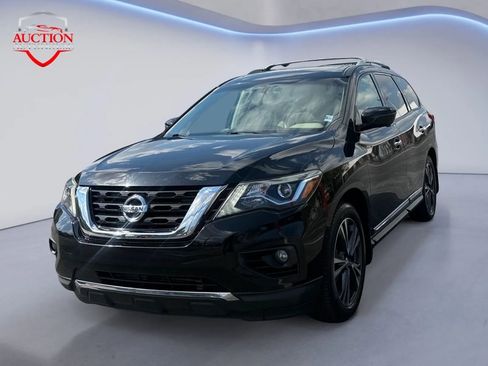 Used 2017 Nissan Pathfinder Platinum w/ Family Entertainment Package image 3