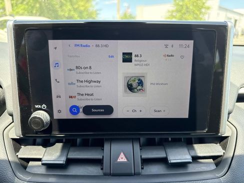 Used 2024 Toyota RAV4 XLE image 29