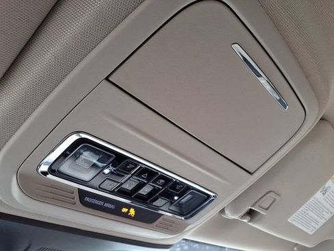 Certified 2022 Lincoln Corsair FWD w/ Premium Package image 25