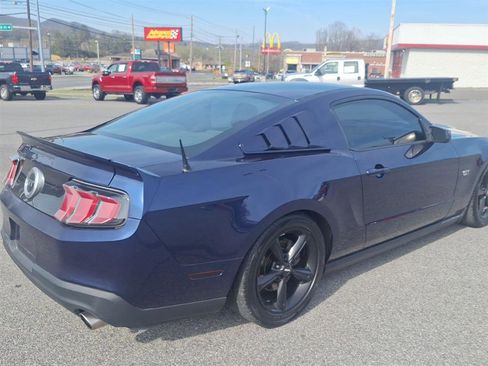 Used 2010 Ford Mustang GT image 3