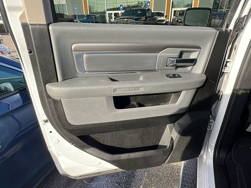 Used 2020 RAM 1500 Classic SLT w/ Luxury Group image 21