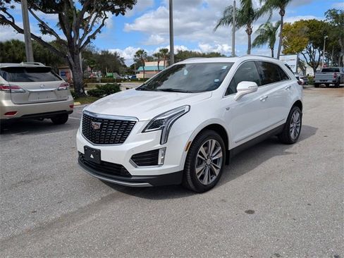 Used 2020 Cadillac XT5 Premium Luxury w/ LPO, Floor Liner Package image 3