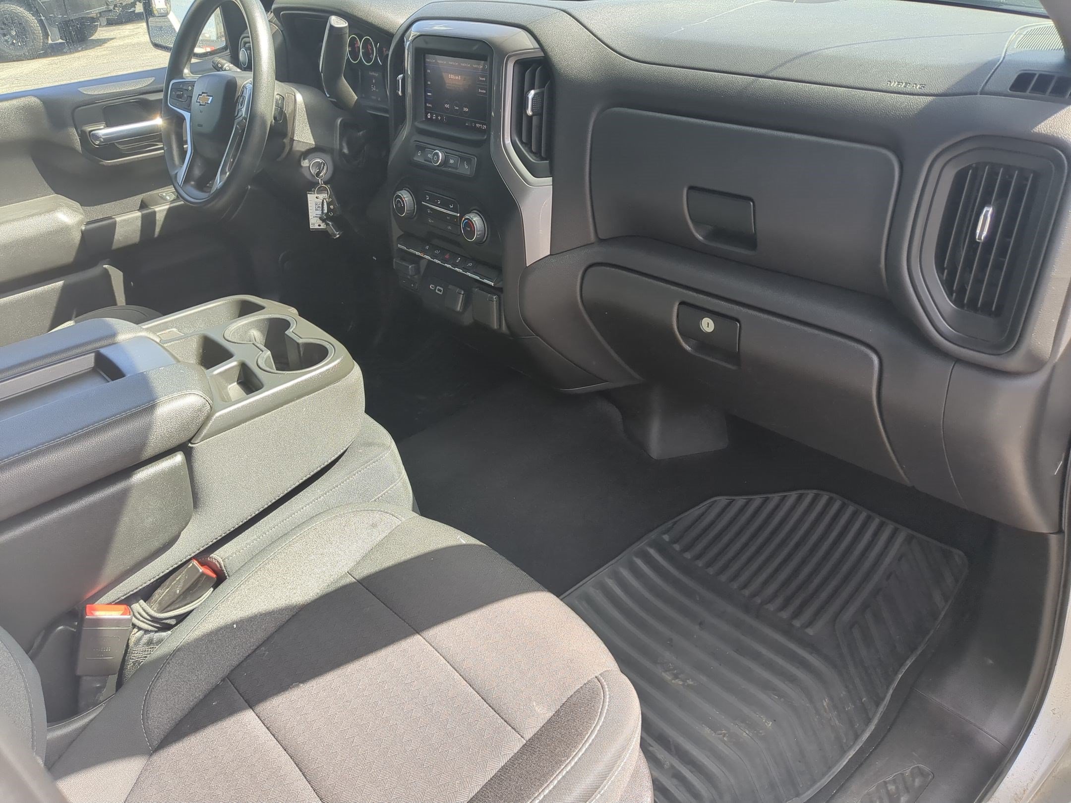 Used 2022 Chevrolet Silverado 1500 Custom w/ Safety Confidence Package AWD/4WD image 32