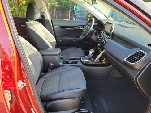 Used 2023 Kia Seltos S w/ Navigation Package AWD/4WD image 7