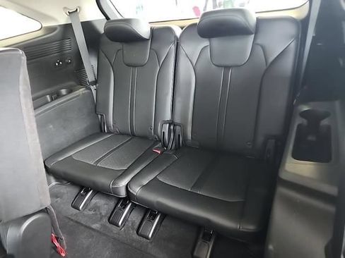 Used 2022 Kia Sorento S w/ Panoramic Sunroof Package AWD/4WD image 12