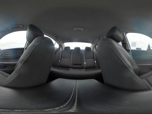 Used 2025 Nissan Altima 2.5 SV image 37