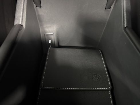 Used 2025 Volkswagen Atlas Cross Sport SE image 22