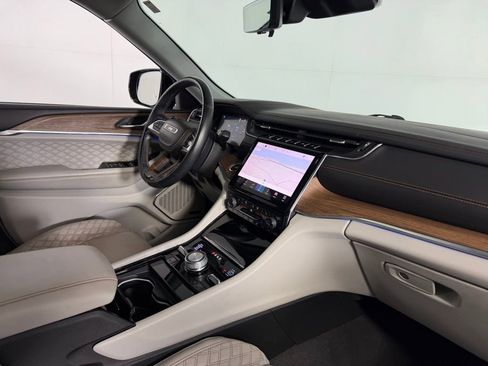 Used 2021 Jeep Grand Cherokee L Summit w/ Advanced Protech Group IV image 32