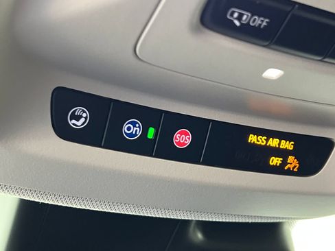 Used 2023 Buick Envision Essence AWD/4WD image 42