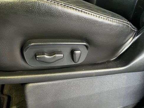 Used 2013 Nissan Armada Platinum image 28