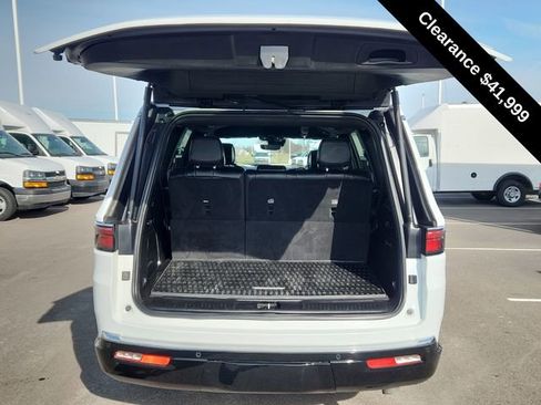 Used 2024 Jeep Wagoneer Series III image 26