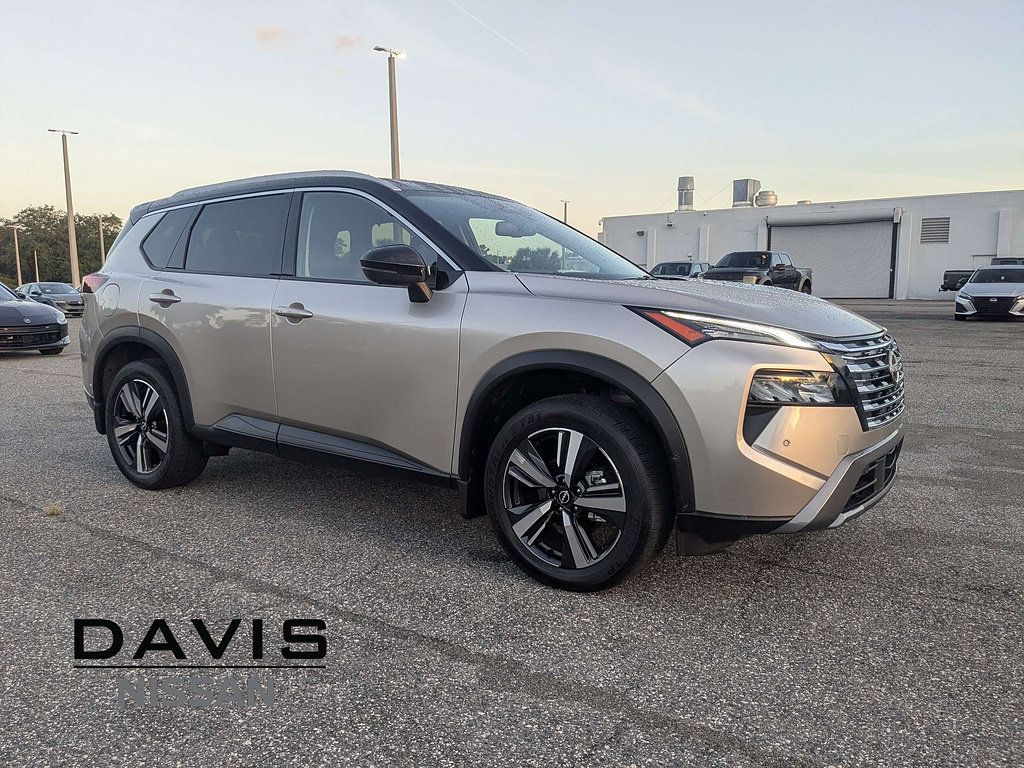 Used 2025 Nissan Rogue SL w/ SL Premium Package AWD/4WD image 2