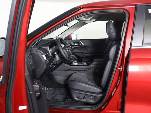 New 2026 Mitsubishi Outlander SE image 29