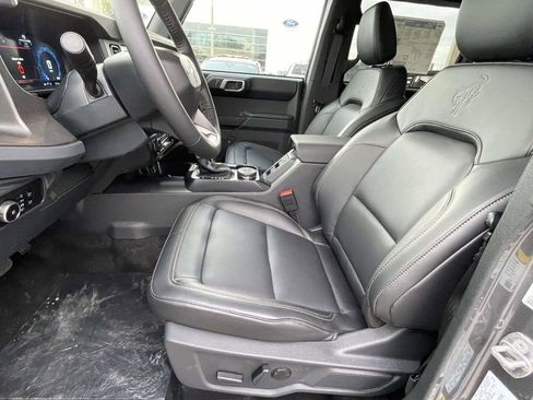 New 2025 Ford Bronco Badlands image 13